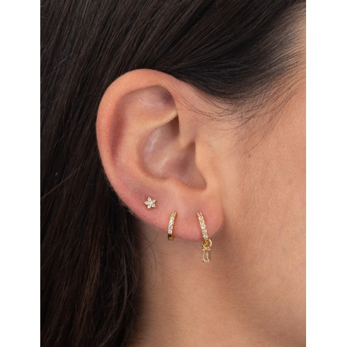 White flower stud earrings